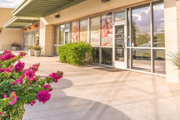 English Dermatology, Mesa